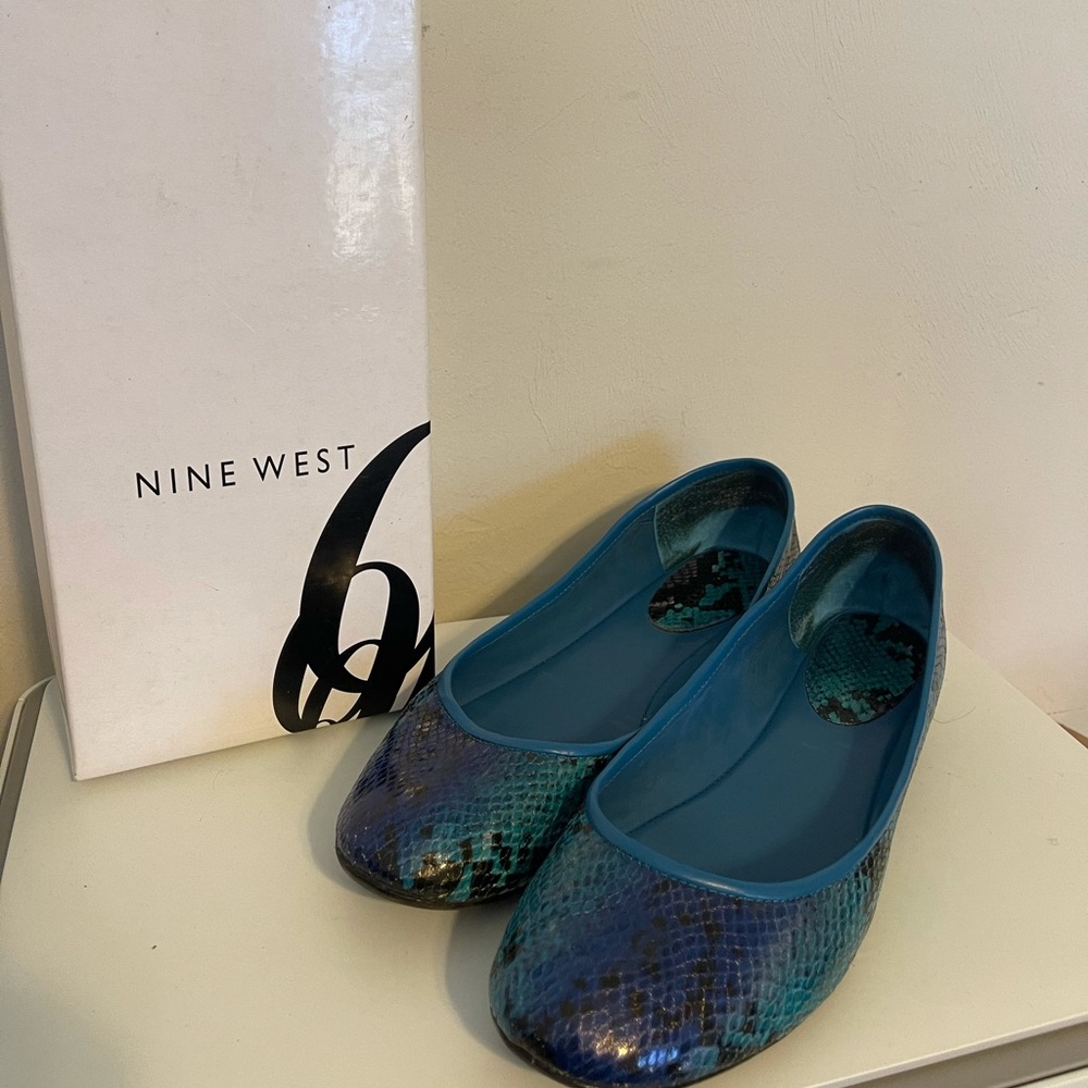 Nine West snake skin flat